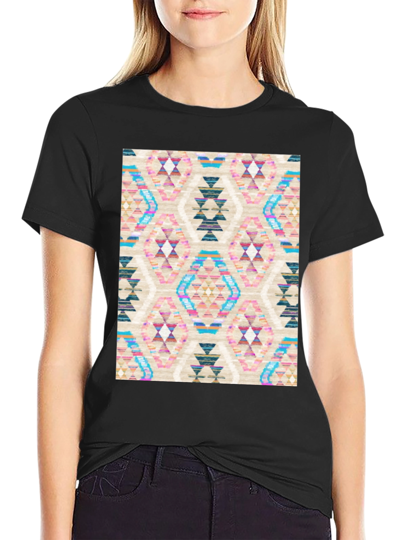 Geometric Pattern Graphic Tee - Stylish Comfort